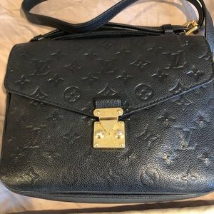 LV Pochette Métis Black